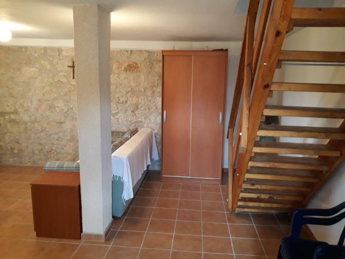 Kaprije Mistral Apartment Zewnętrze zdjęcie