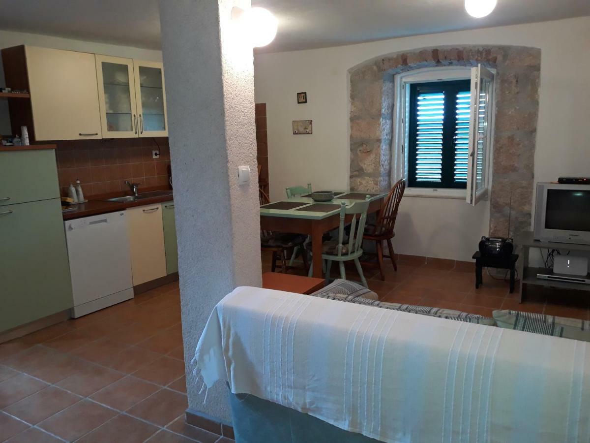 Kaprije Mistral Apartment Zewnętrze zdjęcie