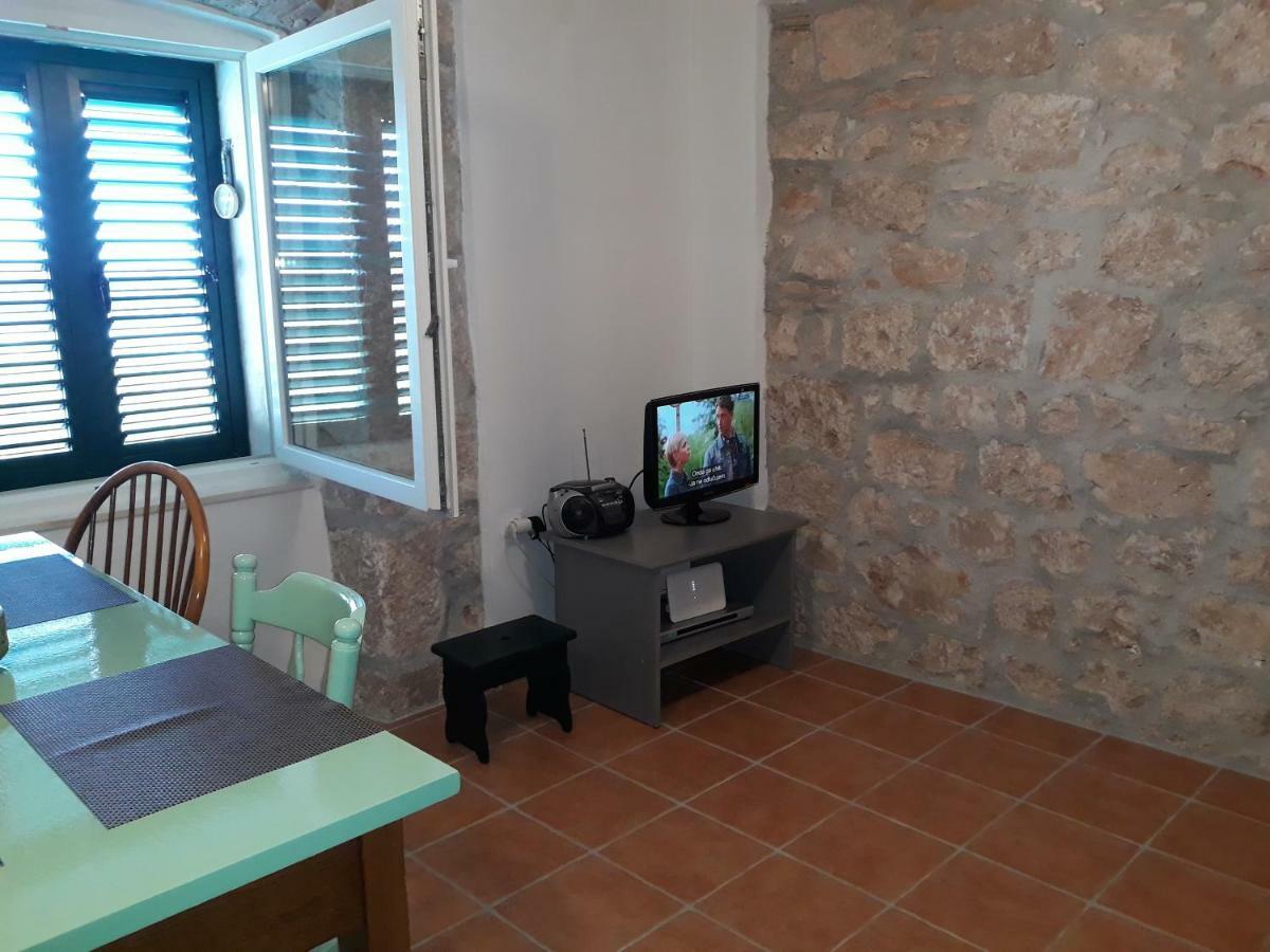Kaprije Mistral Apartment Zewnętrze zdjęcie